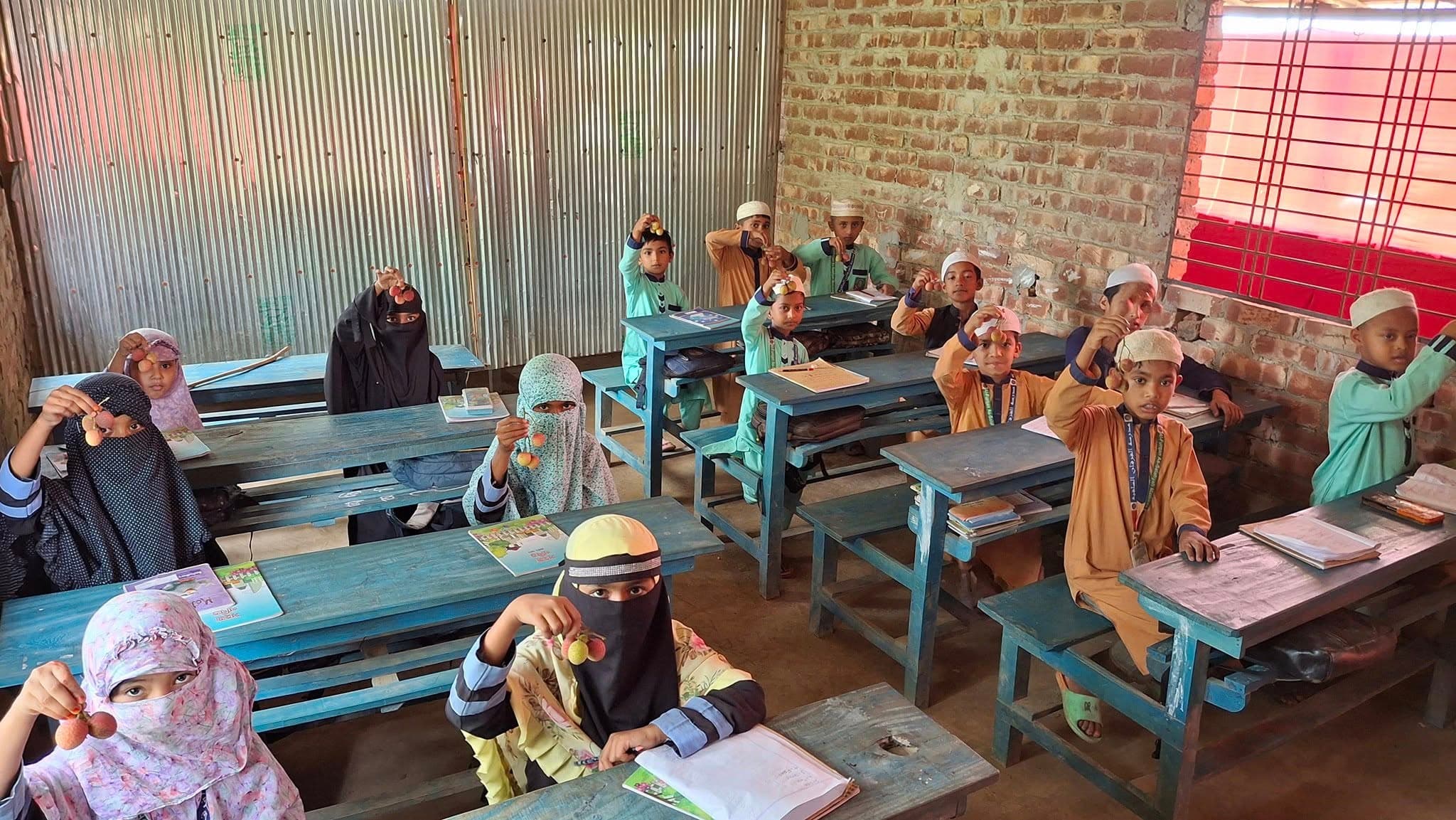 শিক্ষার্থীদের পুরস্কার বিতরণ অনুষ্ঠান